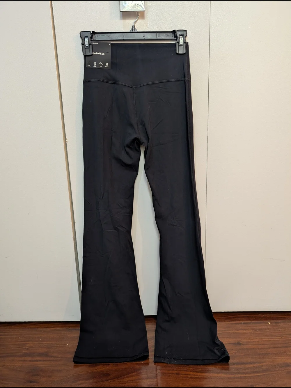 NWT Abercrombie & Fitch Your Personal Best YPB Ultra High-Rise Flared Pants - Picture 9 of 16